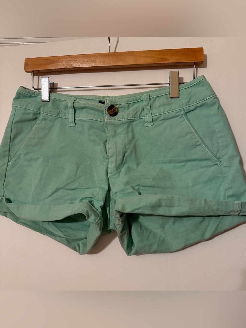 American Eagle Midi Stretch shorts women Size 4 Mint green